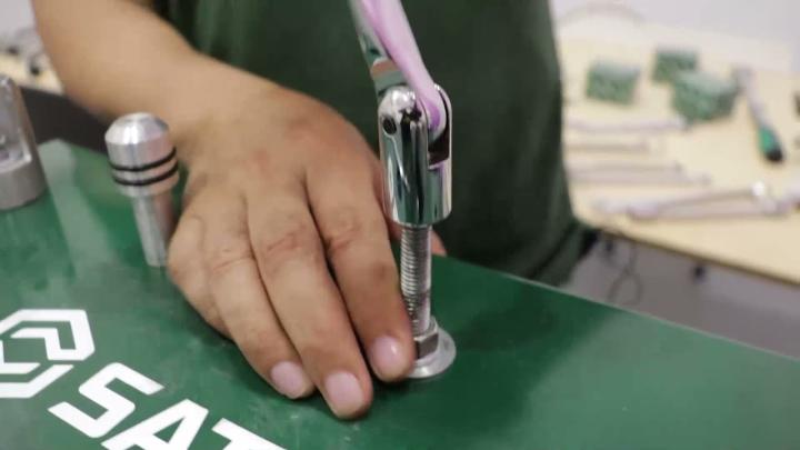 Llave combinada con copa o dado flexible | Sata Tools Colombia